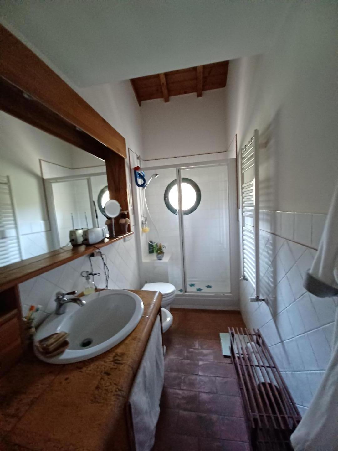 Immagine 52 di Casa colonica in vendita  a Capraia E Limite