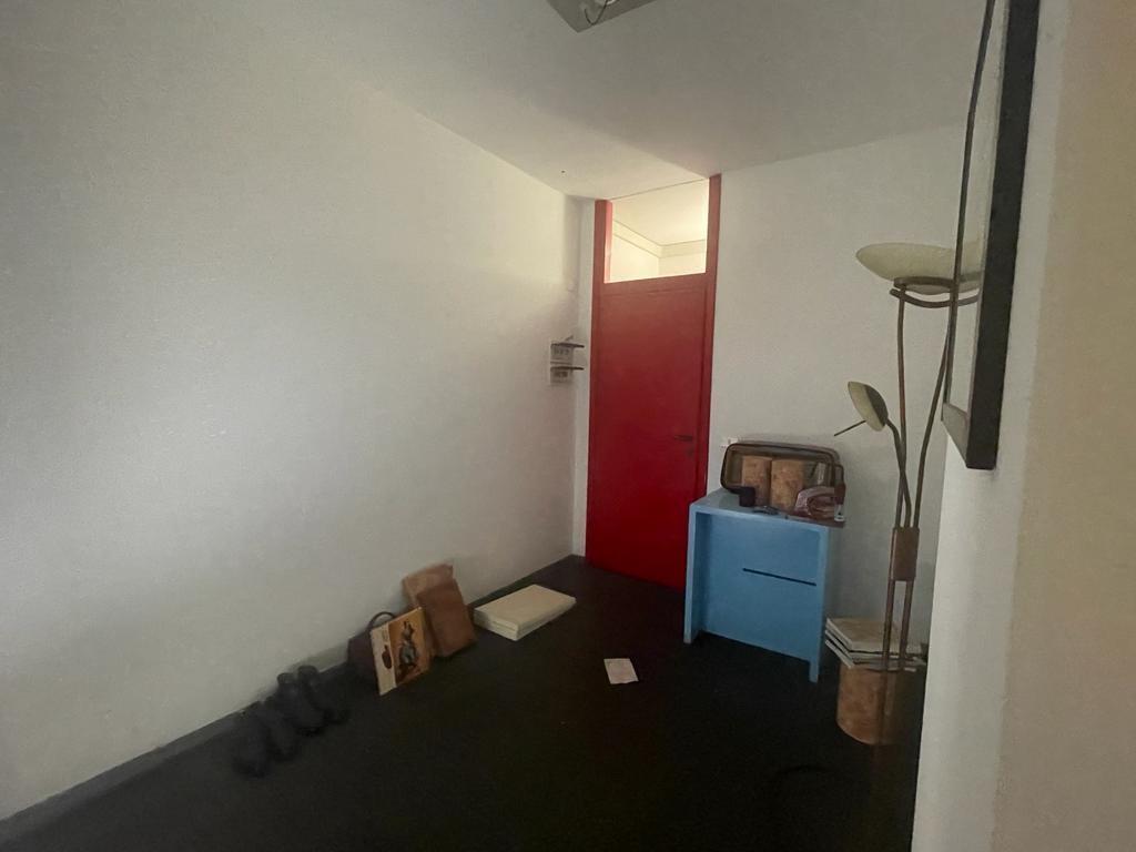 Immagine 11 di Ufficio in vendita  a Massa