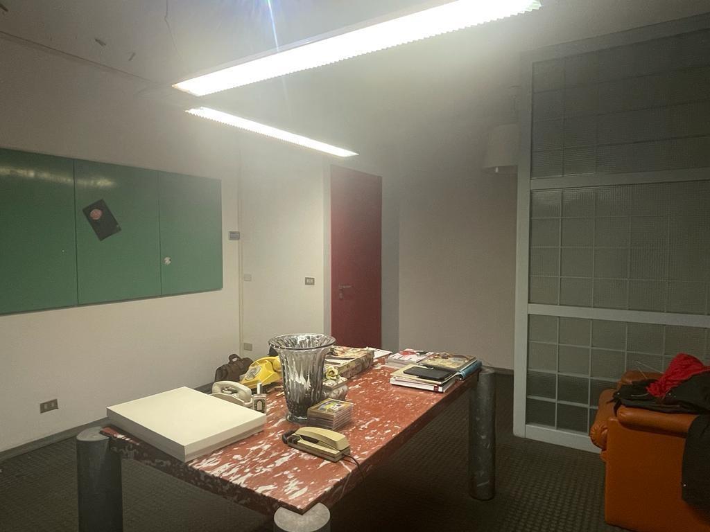 Immagine 7 di Ufficio in vendita  a Massa