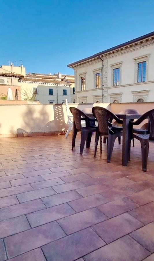 Immagine 5 di Appartamento in vendita  a Pisa