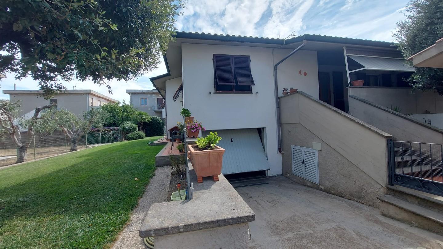 Immagine 19 di Villetta a schiera in vendita  a Campiglia Marittima