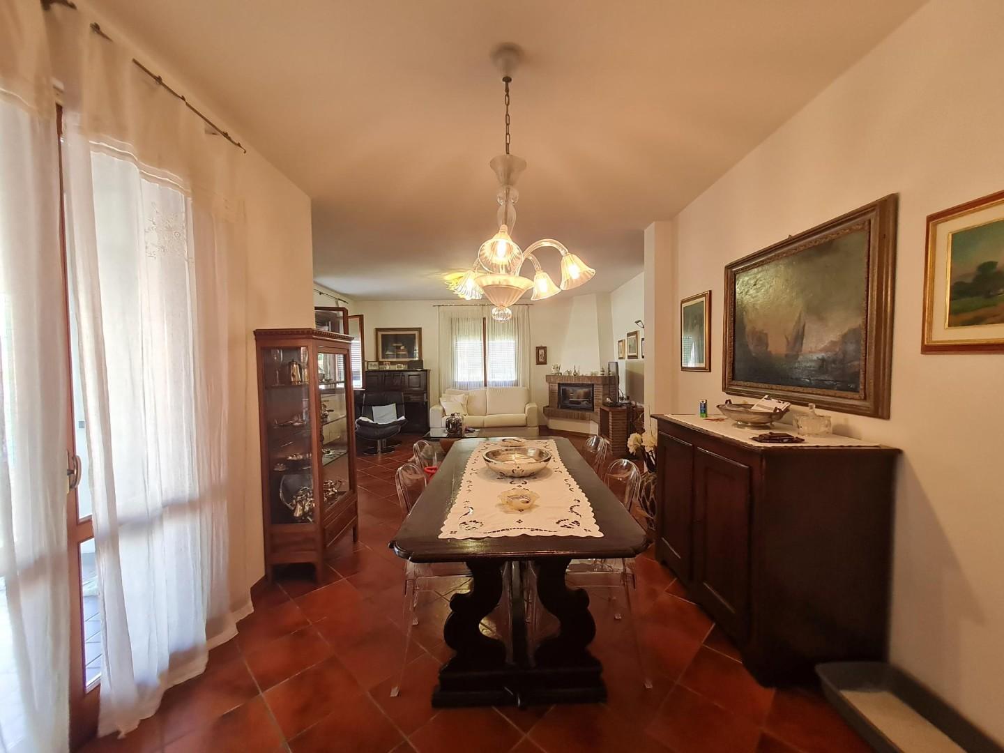 Immagine 39 di Villetta a schiera in vendita  a Campiglia Marittima