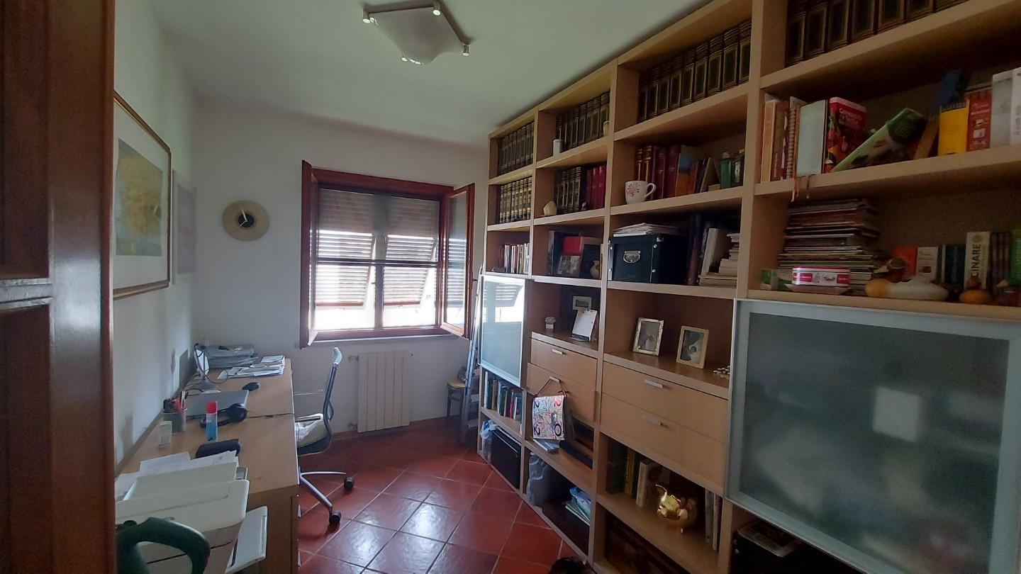 Immagine 11 di Villetta a schiera in vendita  a Campiglia Marittima