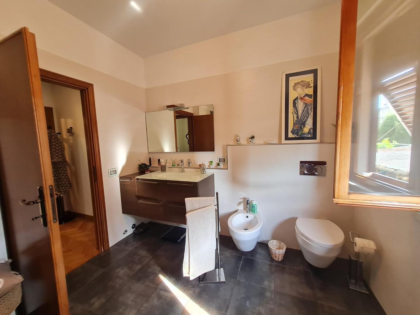 Immagine 42 di Villetta a schiera in vendita  a Campiglia Marittima