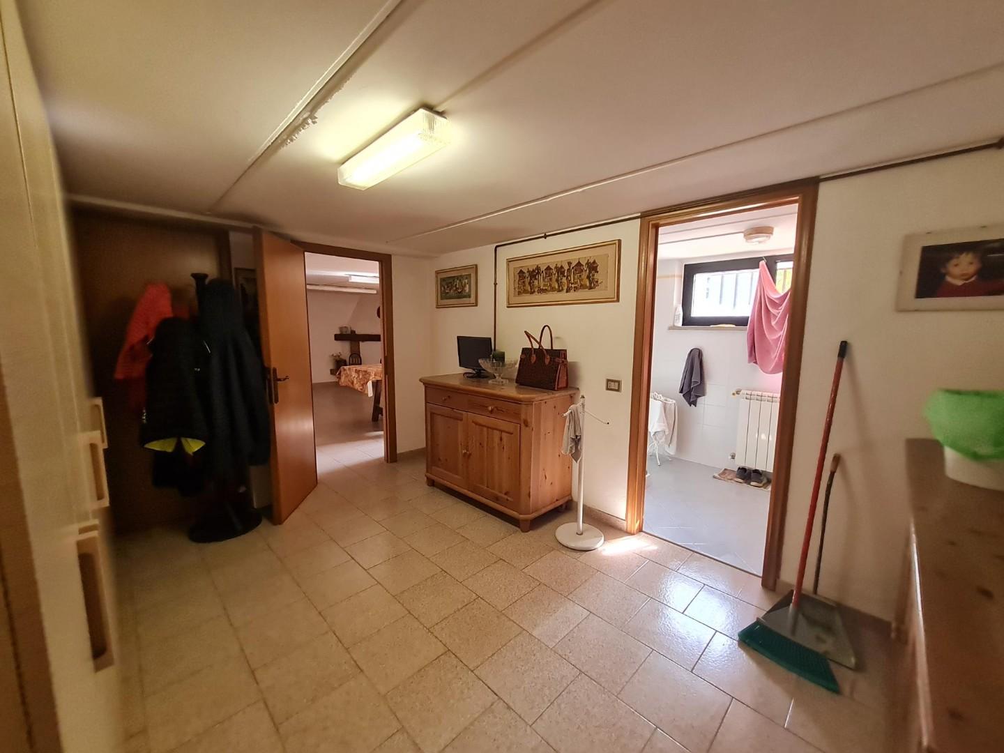 Immagine 36 di Villetta a schiera in vendita  a Campiglia Marittima