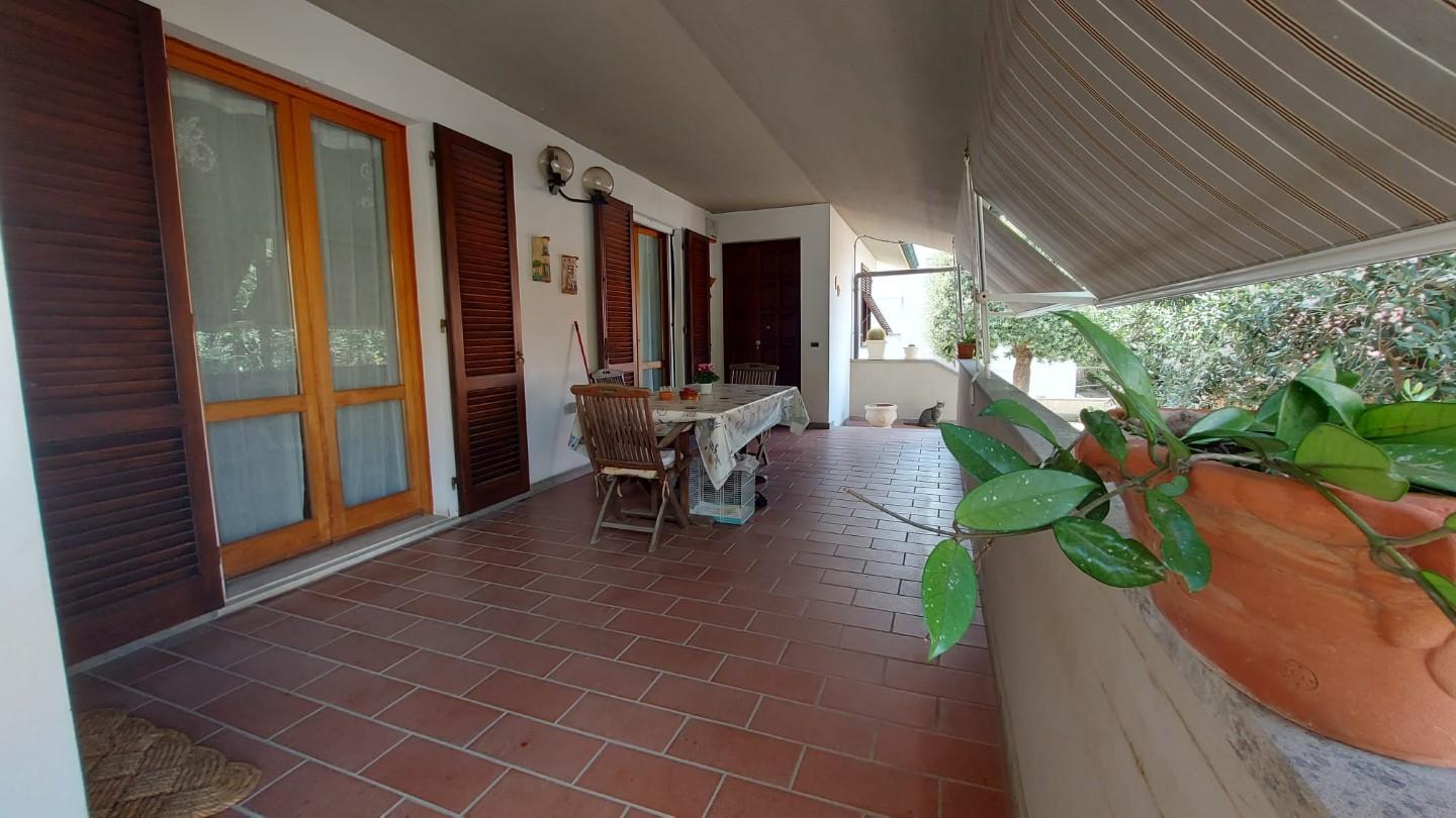 Immagine 25 di Villetta a schiera in vendita  a Campiglia Marittima