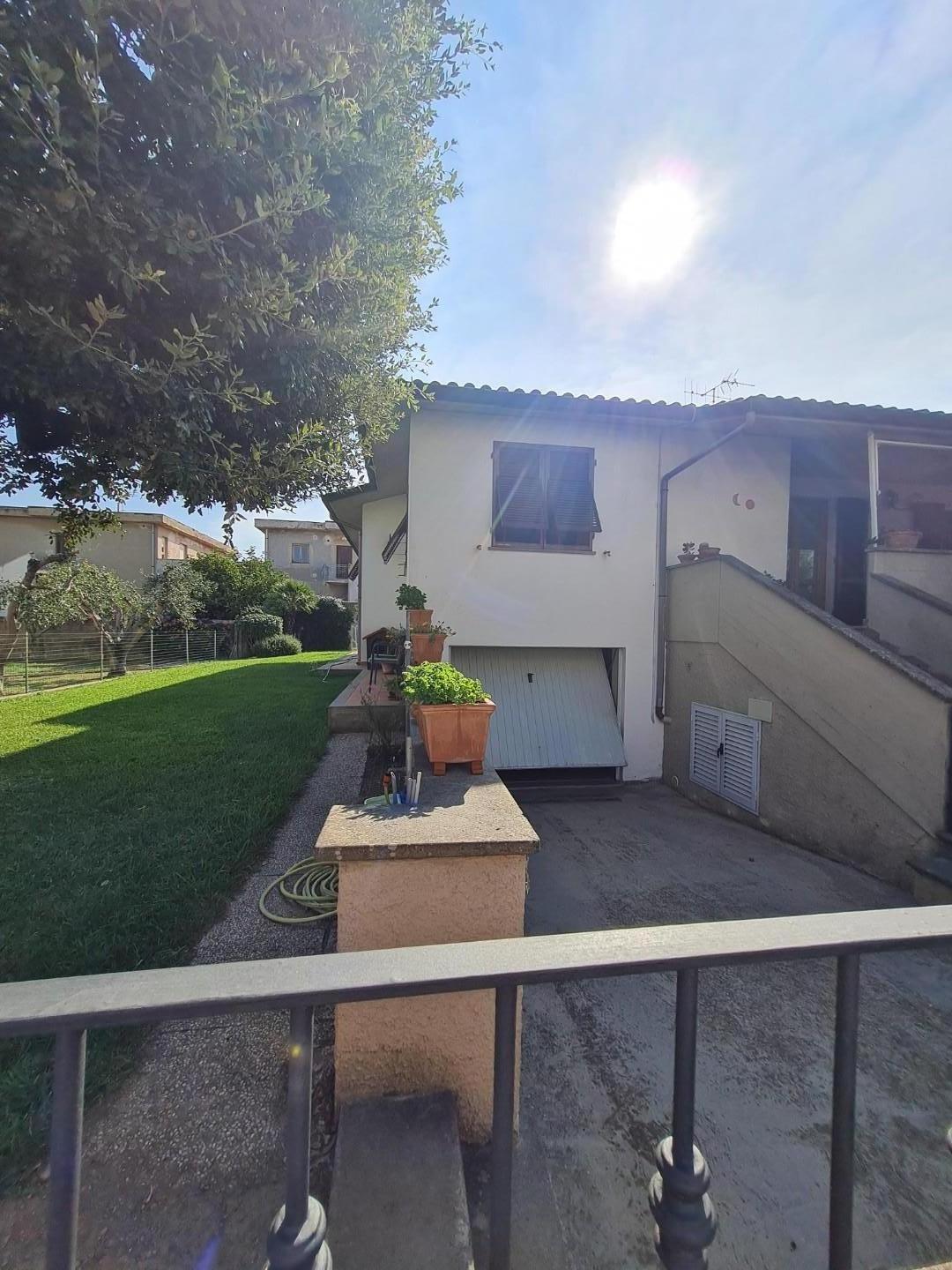 Immagine 47 di Villetta a schiera in vendita  a Campiglia Marittima