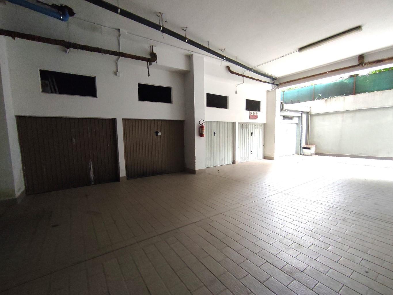 Immagine 24 di Appartamento in vendita  a Massa