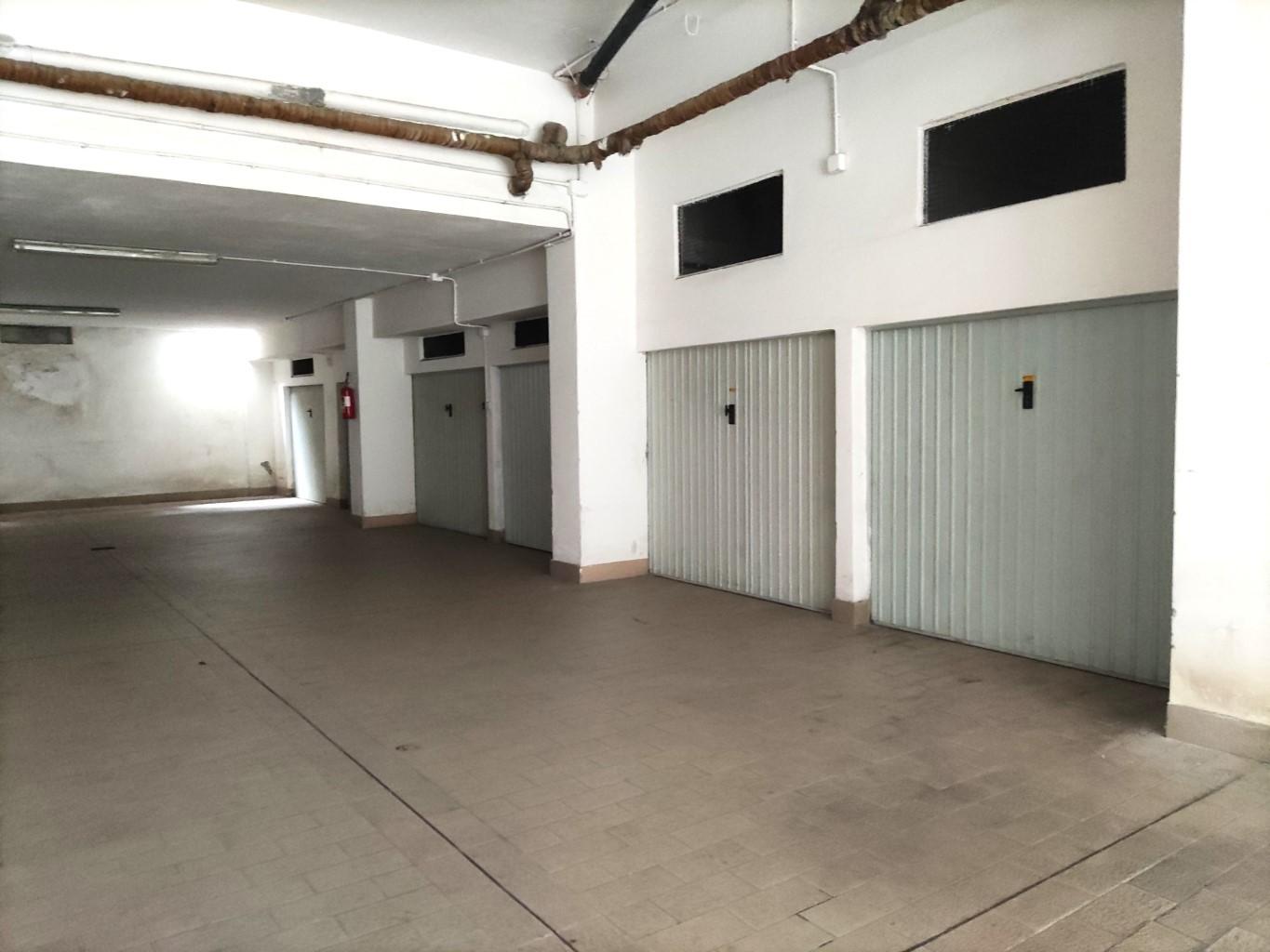 Immagine 23 di Appartamento in vendita  a Massa