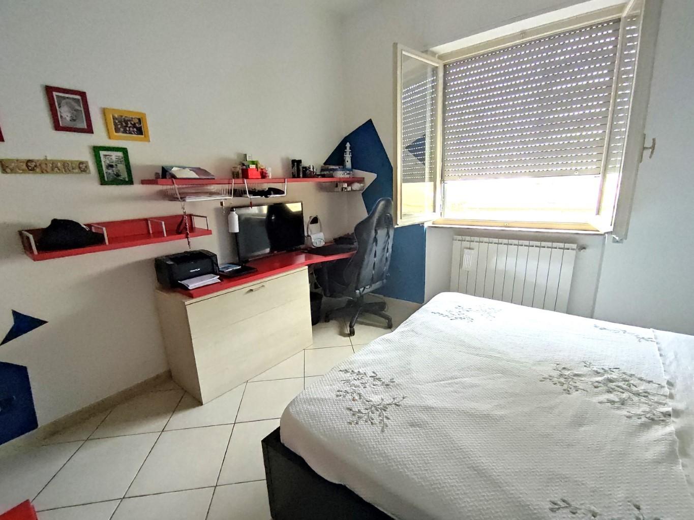 Immagine 10 di Appartamento in vendita  a Massa