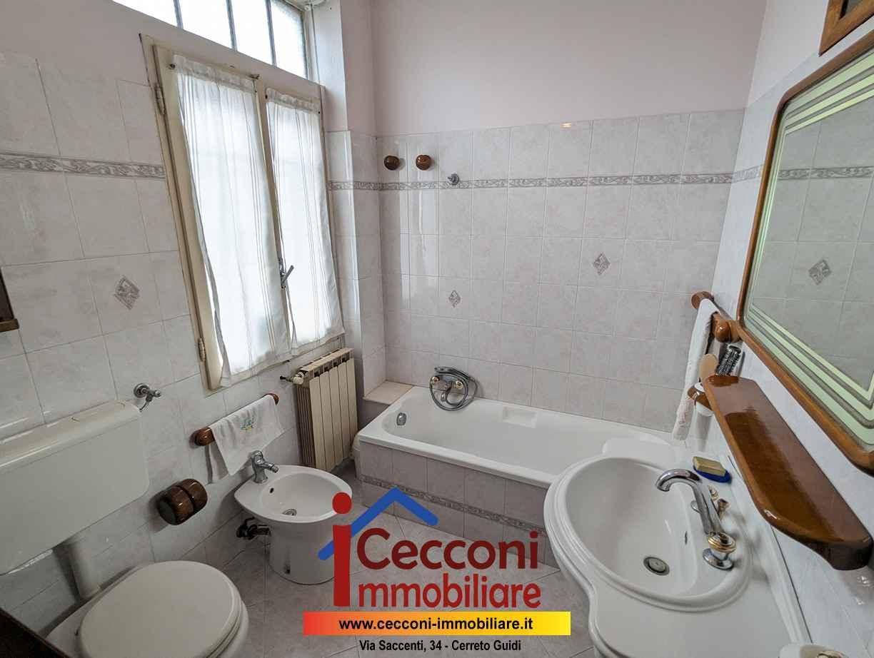 Immagine 19 di Casa indipendente in vendita  a Lamporecchio