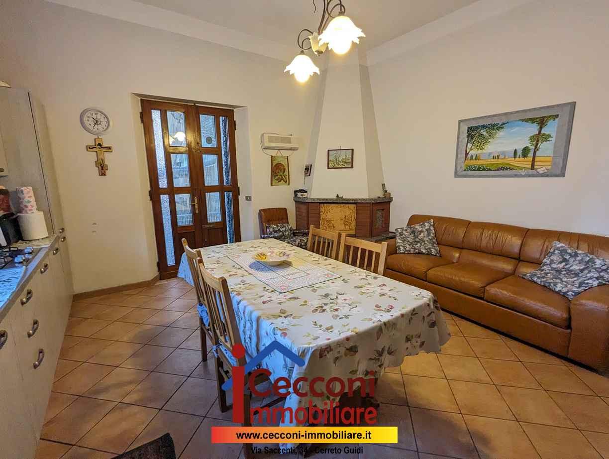 Immagine 6 di Casa indipendente in vendita  a Lamporecchio