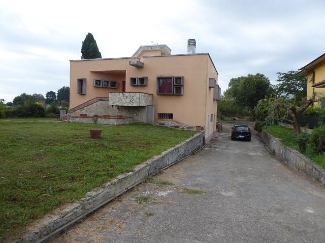 Immagine 17 di Villa in vendita  a San Giuliano Terme