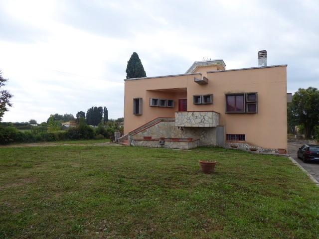 Immagine 9 di Villa in vendita  a San Giuliano Terme