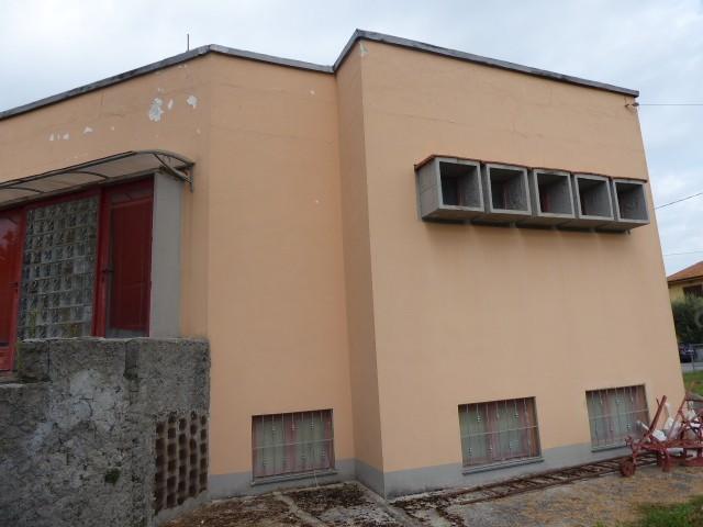 Immagine 3 di Villa in vendita  a San Giuliano Terme