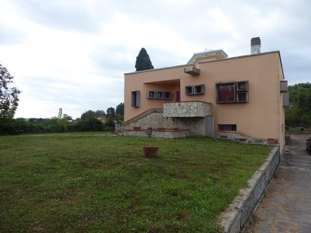 Immagine 12 di Villa in vendita  a San Giuliano Terme
