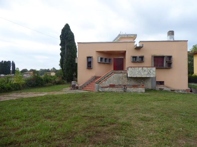 Immagine 11 di Villa in vendita  a San Giuliano Terme