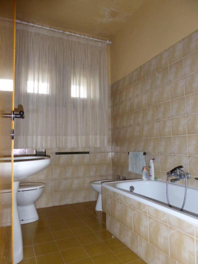 Immagine 36 di Villa in vendita  a San Giuliano Terme