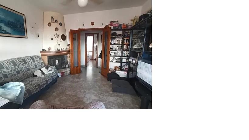 Immagine 1 di Appartamento in vendita  a Livorno