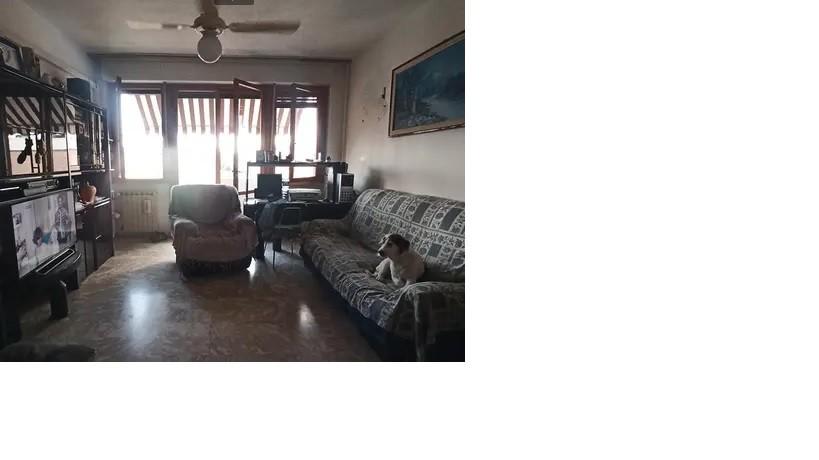 Immagine 2 di Appartamento in vendita  a Livorno