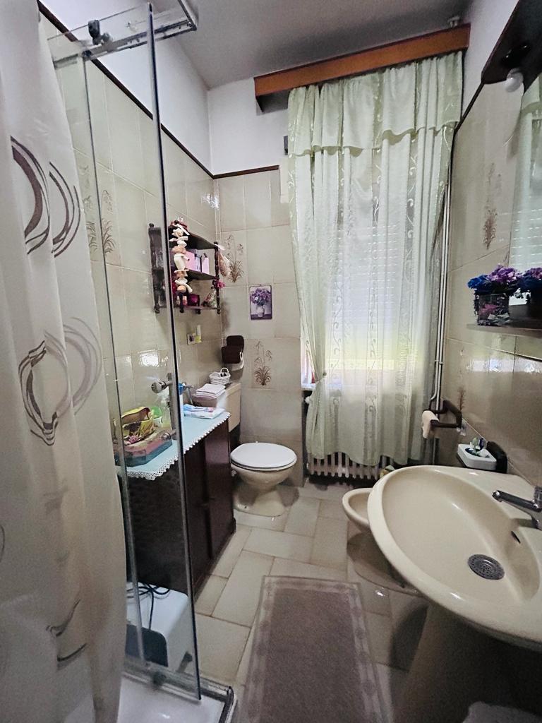 Immagine 18 di Casa indipendente in vendita  a Aulla