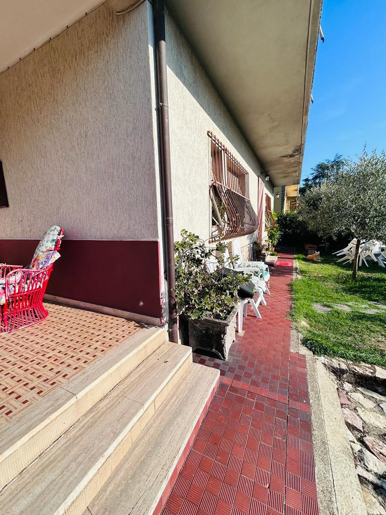 Immagine 38 di Casa indipendente in vendita  a Aulla