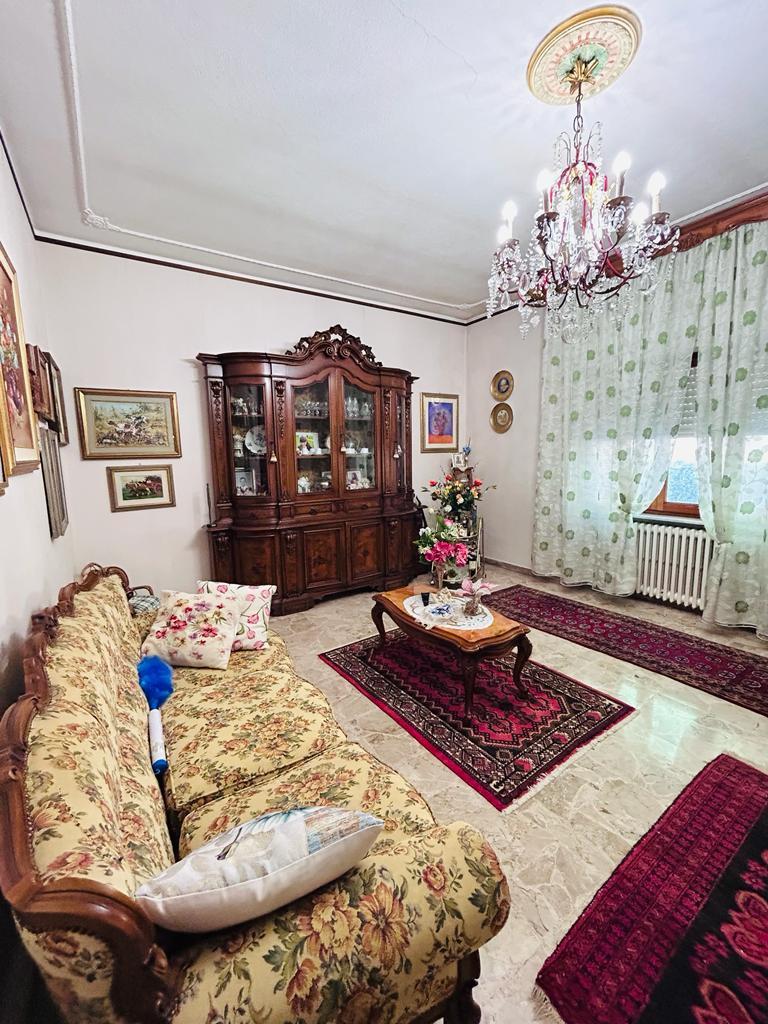 Immagine 4 di Casa indipendente in vendita  a Aulla