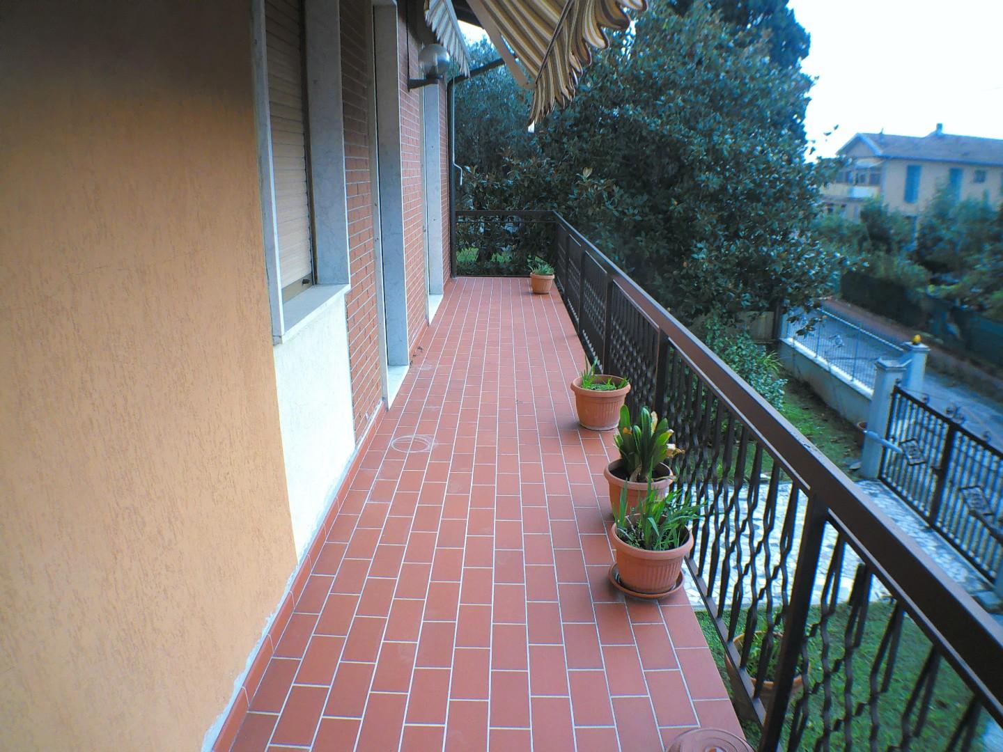 Immagine 30 di Casa indipendente in vendita  a Carrara