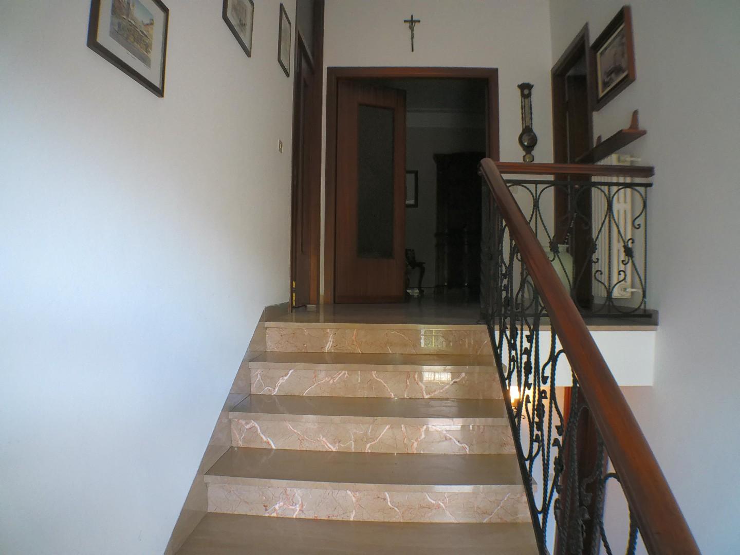 Immagine 23 di Casa indipendente in vendita  a Carrara