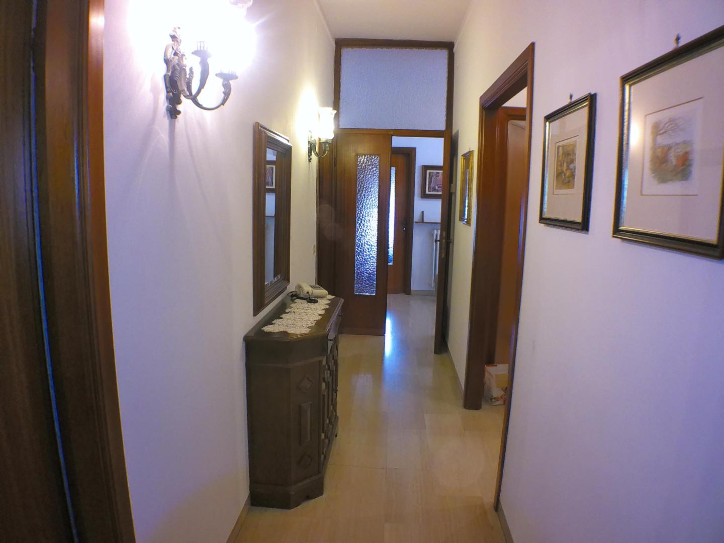 Immagine 43 di Casa indipendente in vendita  a Carrara