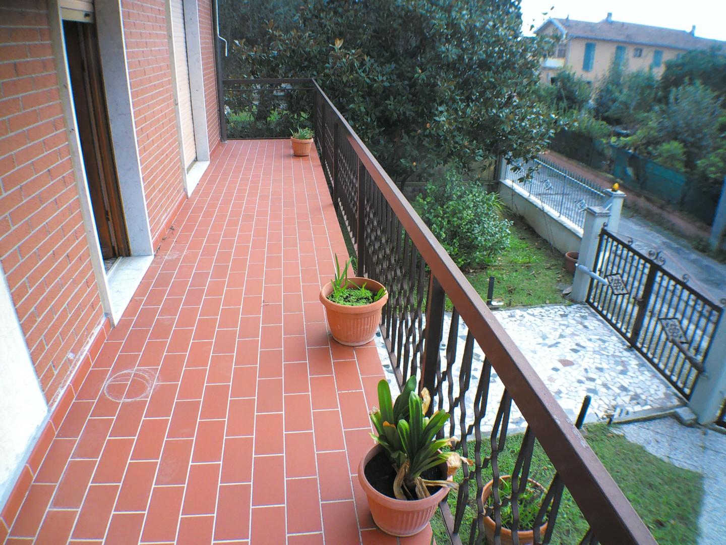 Immagine 31 di Casa indipendente in vendita  a Carrara