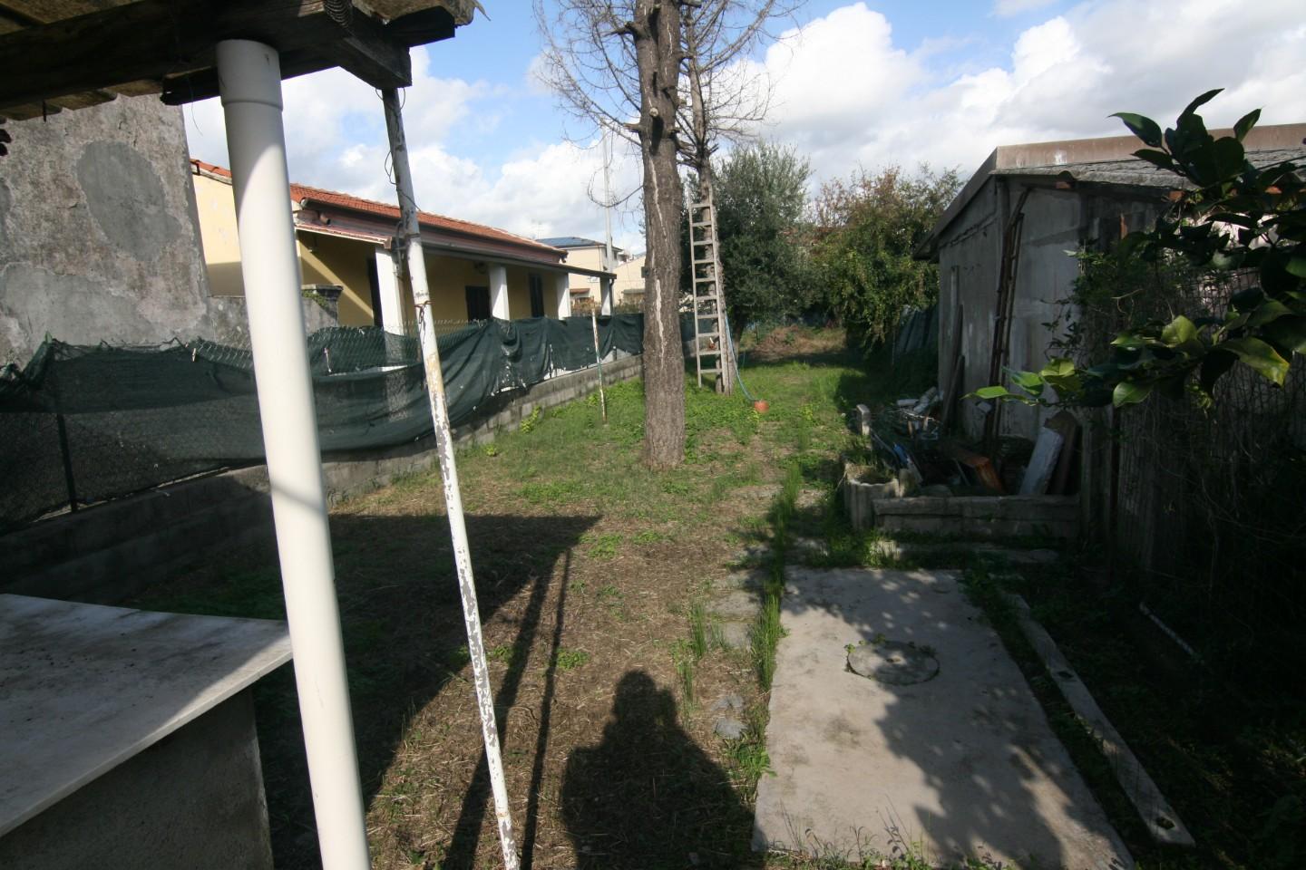 Immagine 3 di Terratetto in vendita  a Carrara