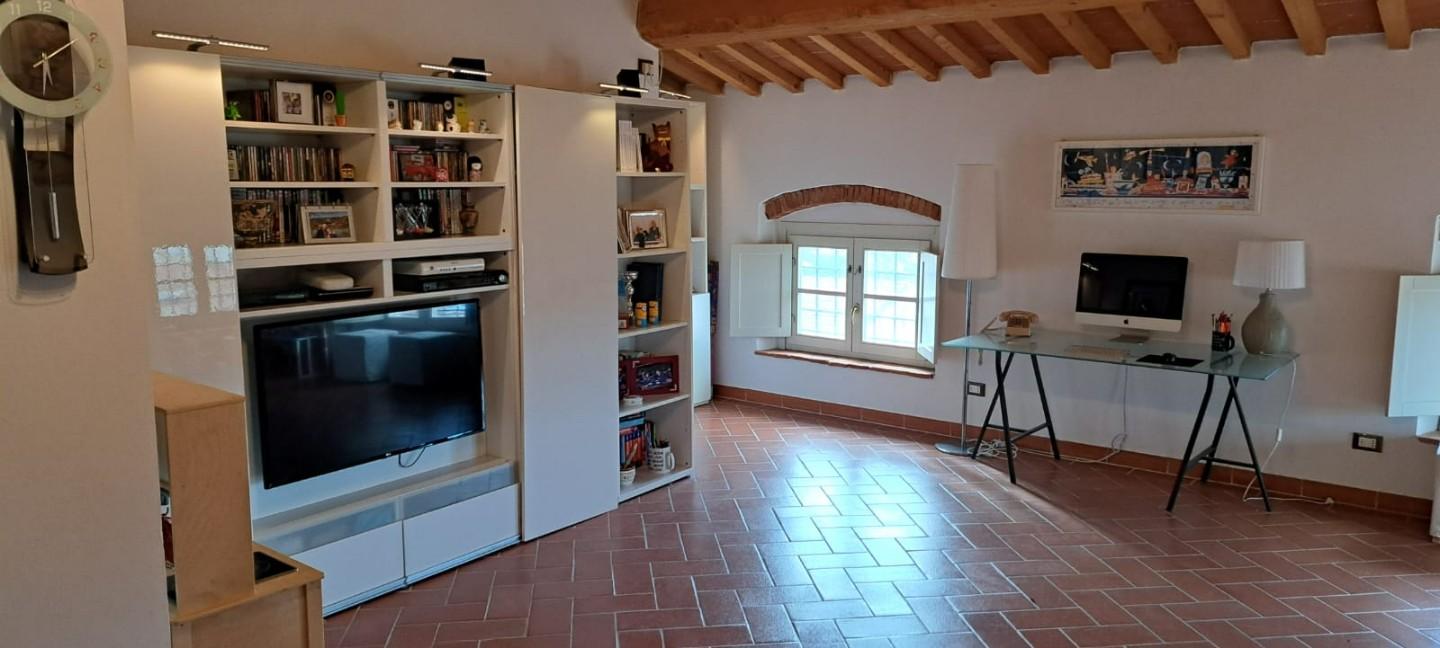 Immagine 90 di Appartamento in vendita  a San Giuliano Terme