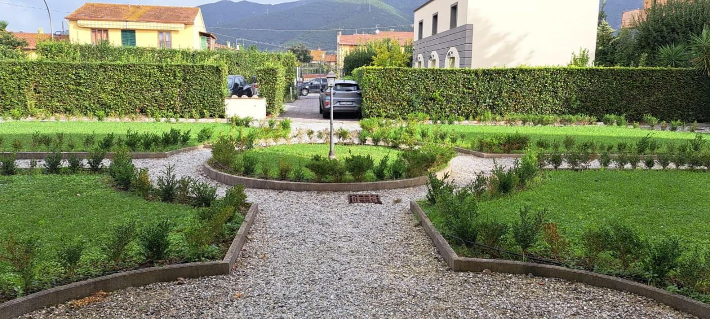 Immagine 56 di Appartamento in vendita  a San Giuliano Terme