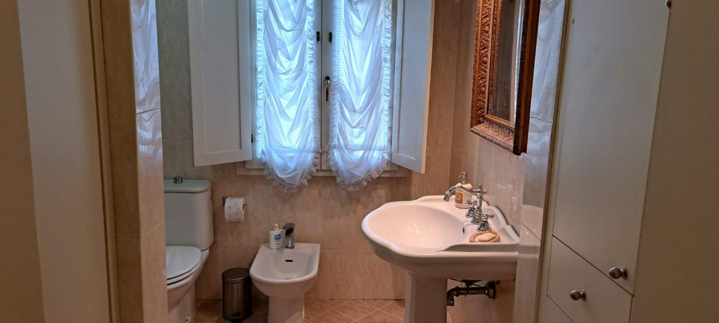 Immagine 19 di Appartamento in vendita  a San Giuliano Terme