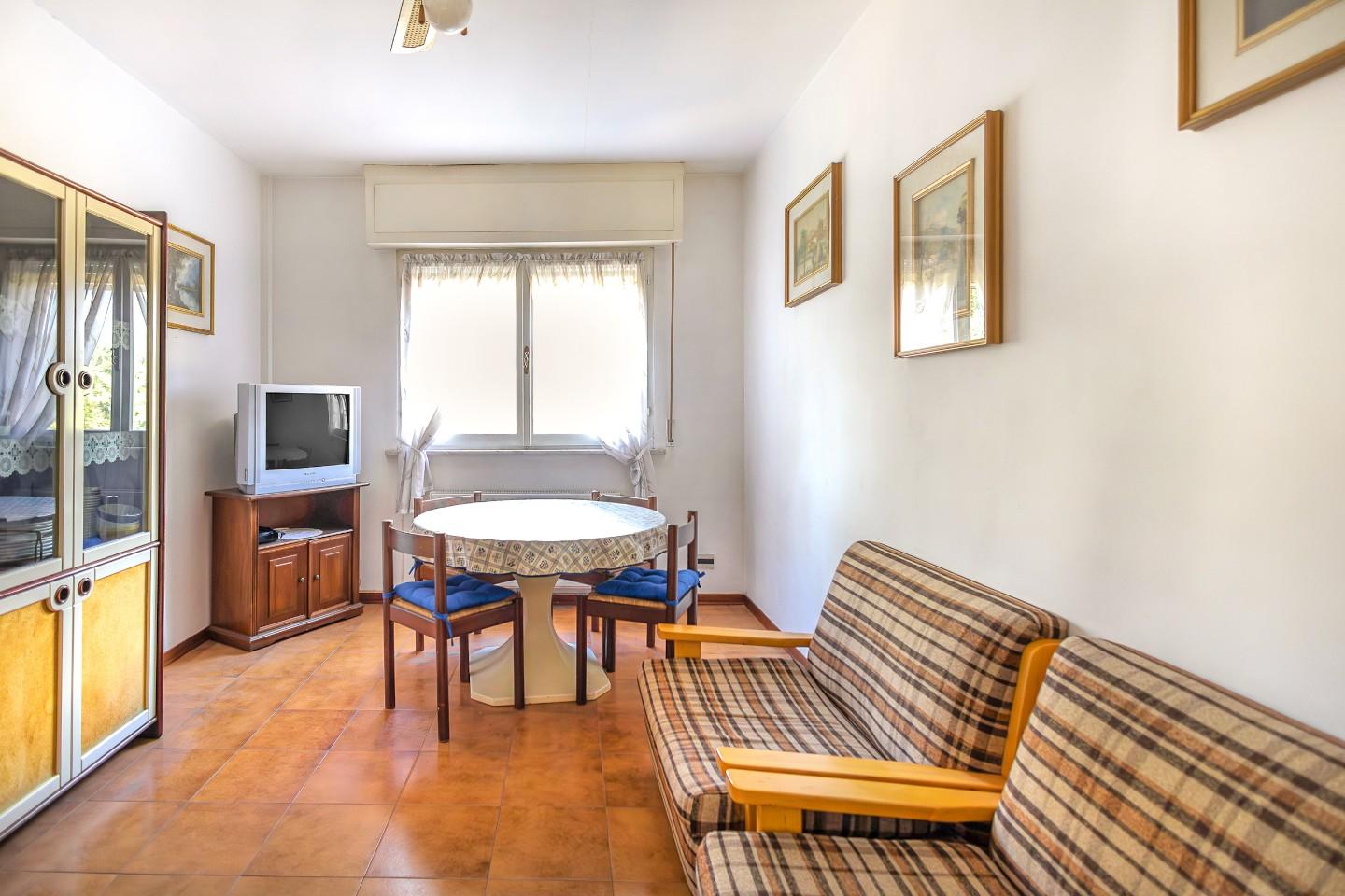 Immagine 8 di Appartamento in vendita  a Ortonovo