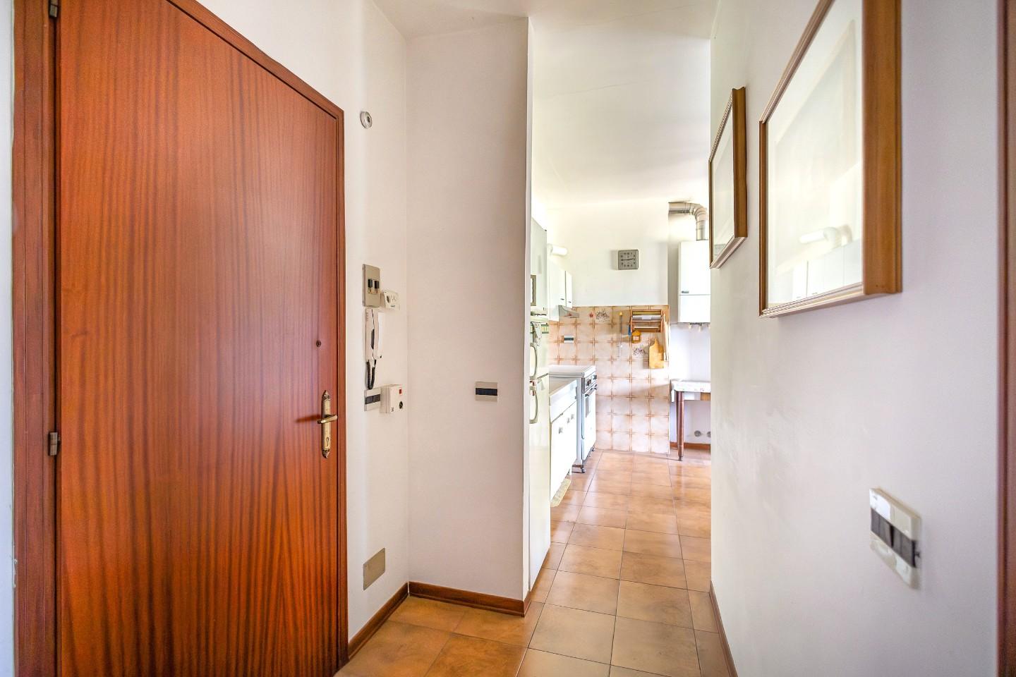 Immagine 16 di Appartamento in vendita  a Ortonovo