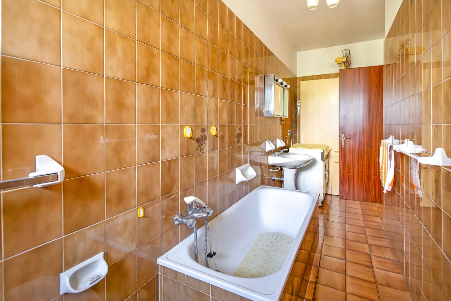 Immagine 15 di Appartamento in vendita  a Ortonovo