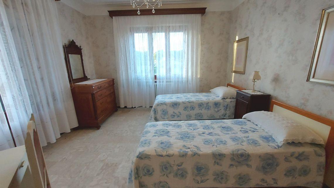 Immagine 22 di Casa semindipendente in vendita  a Massa