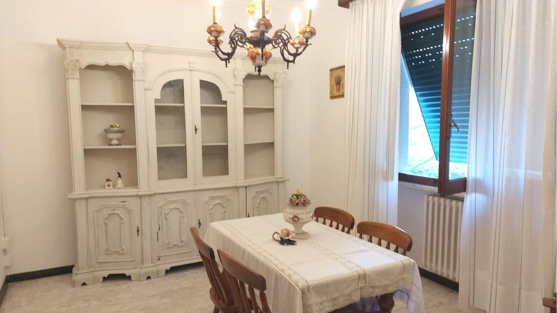 Immagine 15 di Casa semindipendente in vendita  a Massa