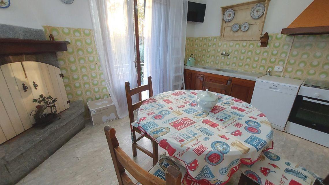 Immagine 12 di Casa semindipendente in vendita  a Massa