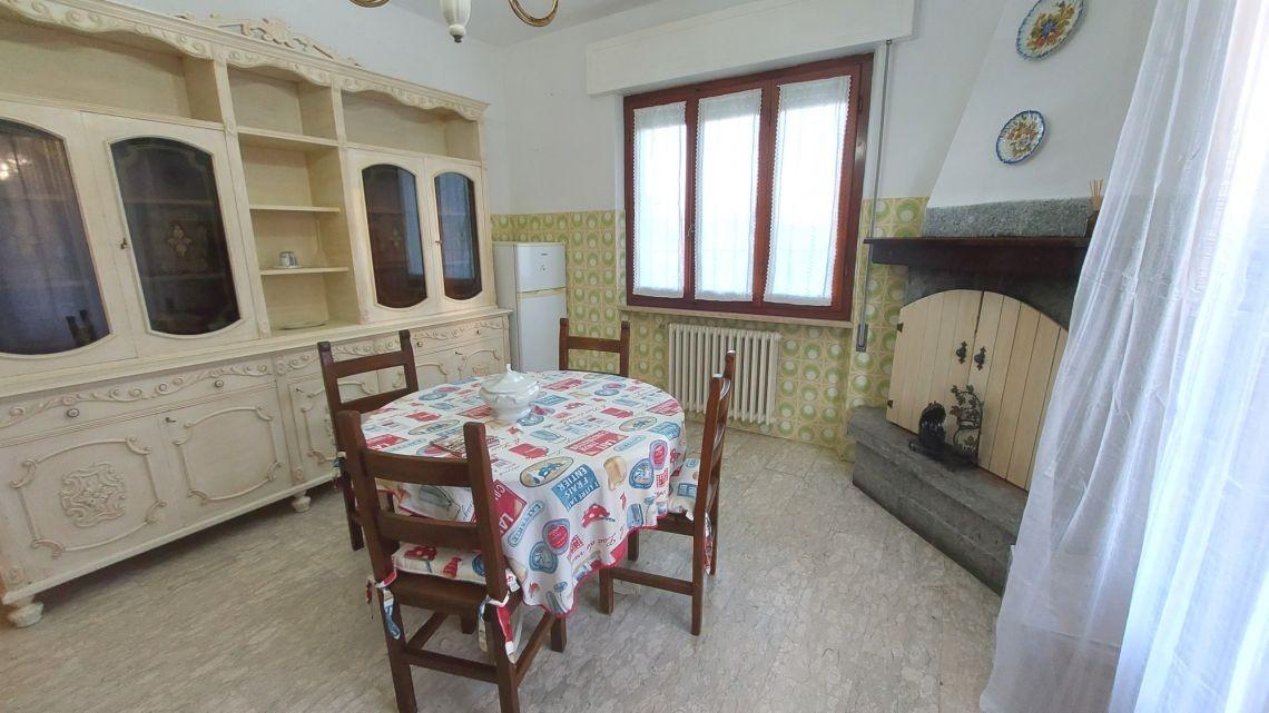 Immagine 10 di Casa semindipendente in vendita  a Massa