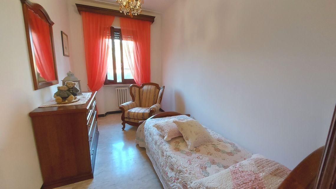 Immagine 25 di Casa semindipendente in vendita  a Massa