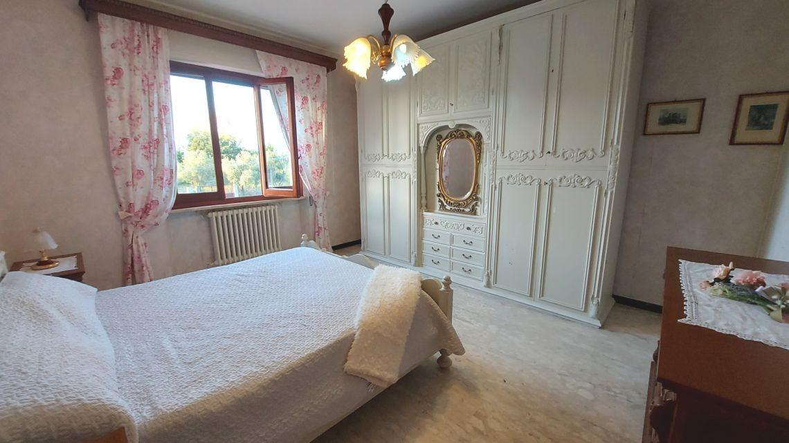 Immagine 26 di Casa semindipendente in vendita  a Massa