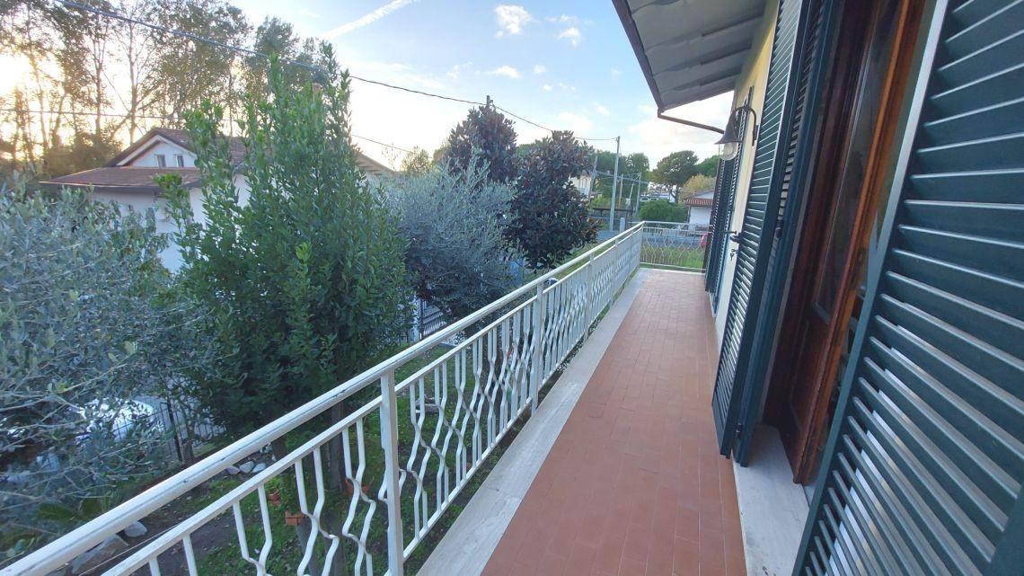 Immagine 32 di Casa semindipendente in vendita  a Massa