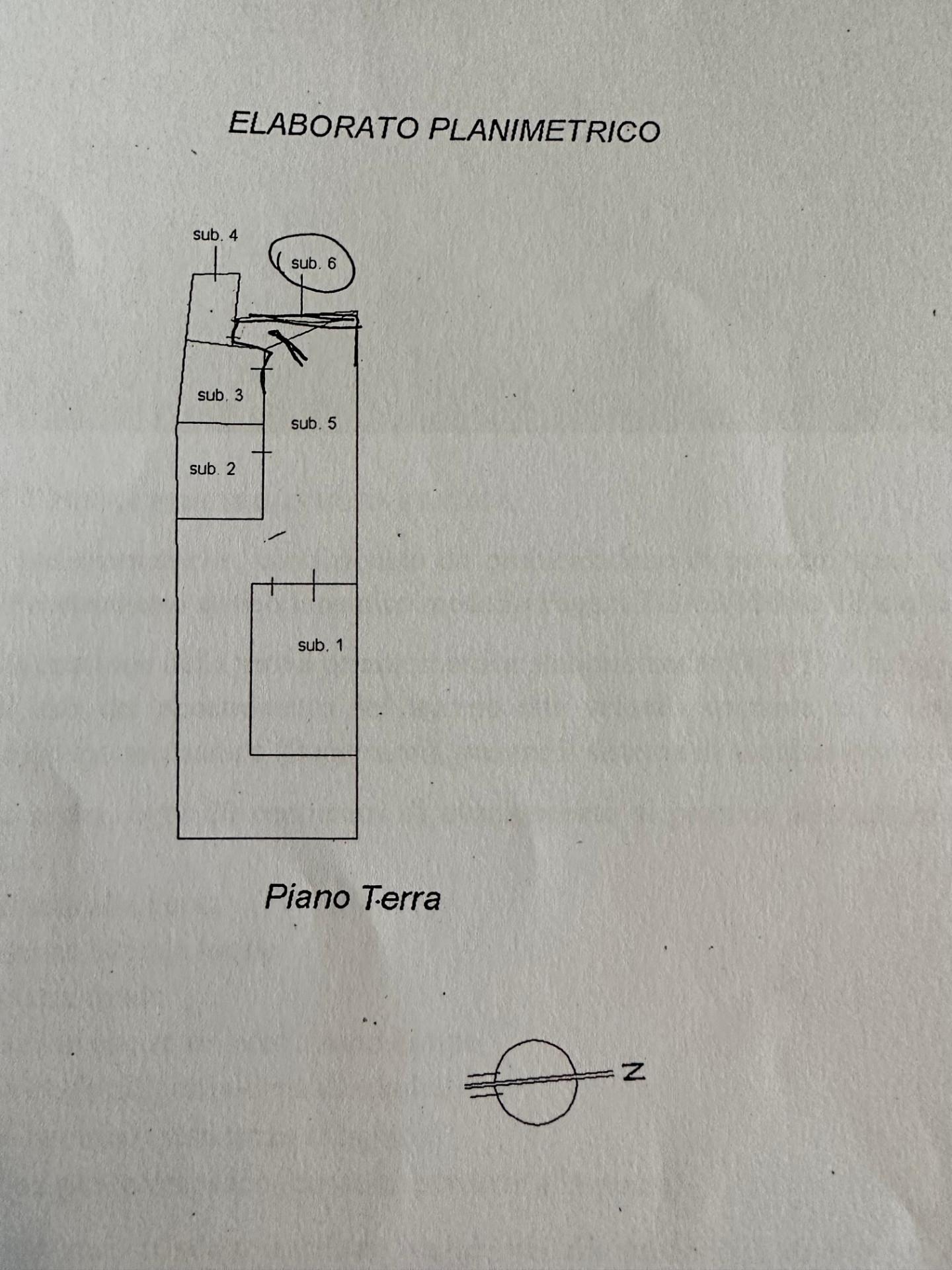 Immagine 2 di Garage in vendita  a San Giuliano Terme