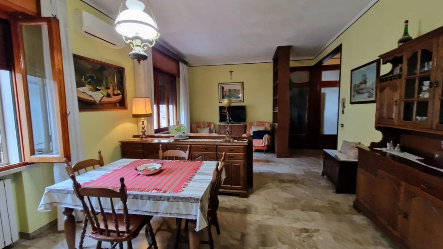 Immagine 40 di Casa indipendente in vendita  a Fucecchio