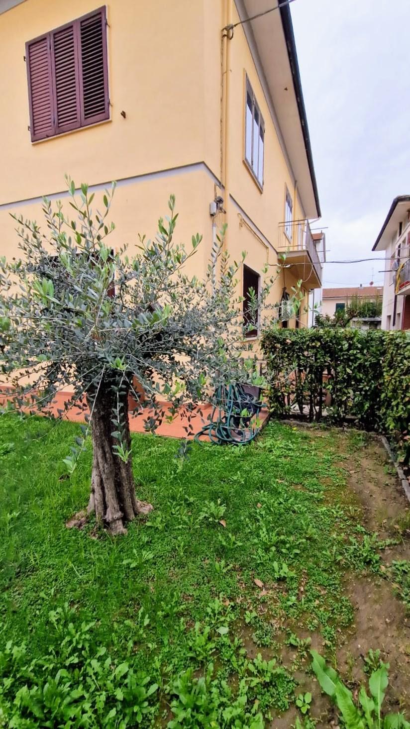 Immagine 9 di Casa indipendente in vendita  a Fucecchio