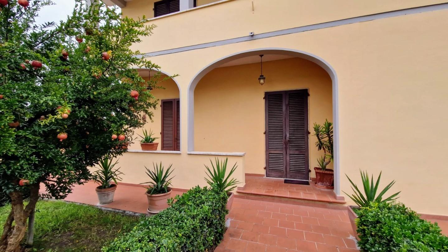 Immagine 18 di Casa indipendente in vendita  a Fucecchio