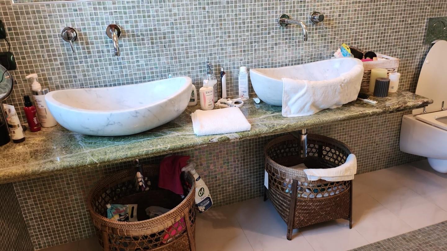 Immagine 5 di Villa in vendita  a Fosdinovo